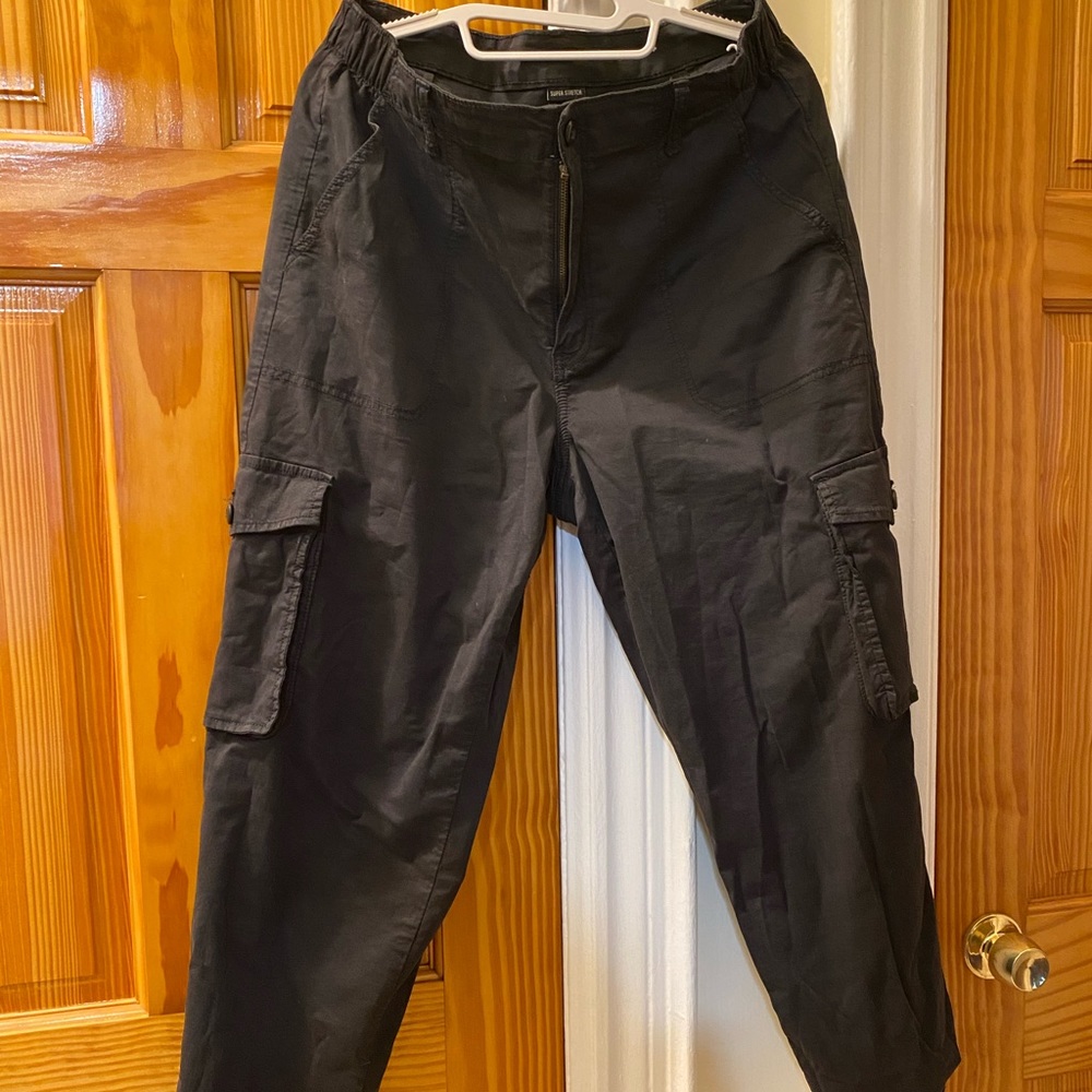 AE cargo jogger pants
